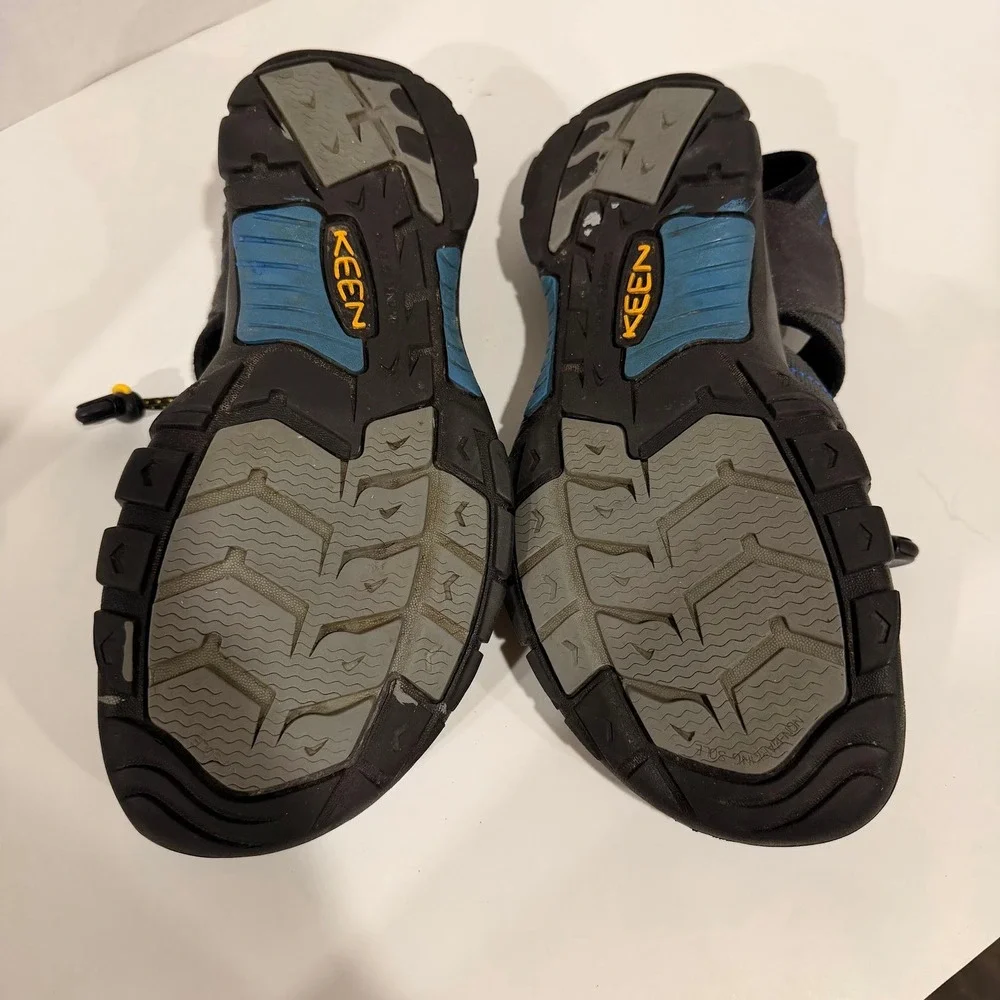 Keen Newport H2 Mens 9.5 Waterproof Hiking Sandals Grey Blue Bungee GORP Shoes